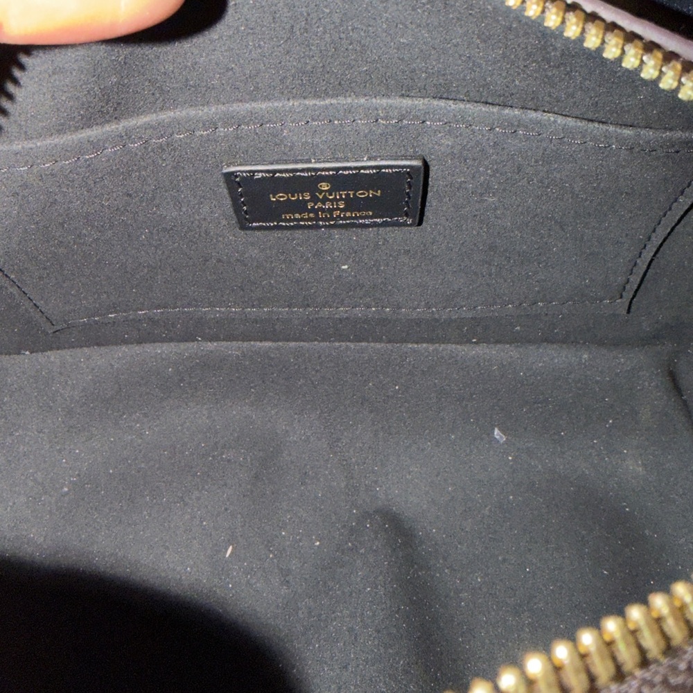 Louis Vuitton Speedy 20 Handbag - Picture 8 of 11